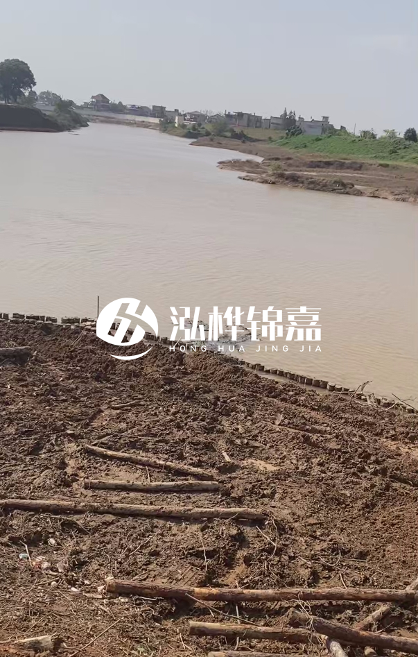 打松木樁施工用什么機(jī)械最好-松木樁施工技術(shù)要求？