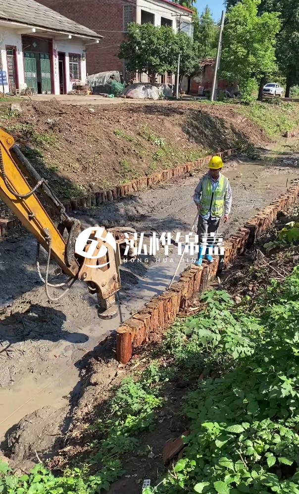 寧德河道清淤專業(yè)施工-挖掘機清理河底淤泥的深度如何控制？